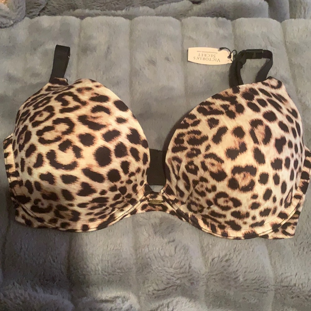 Brand New Victoria’s Secret Fabulous Push Up Bra